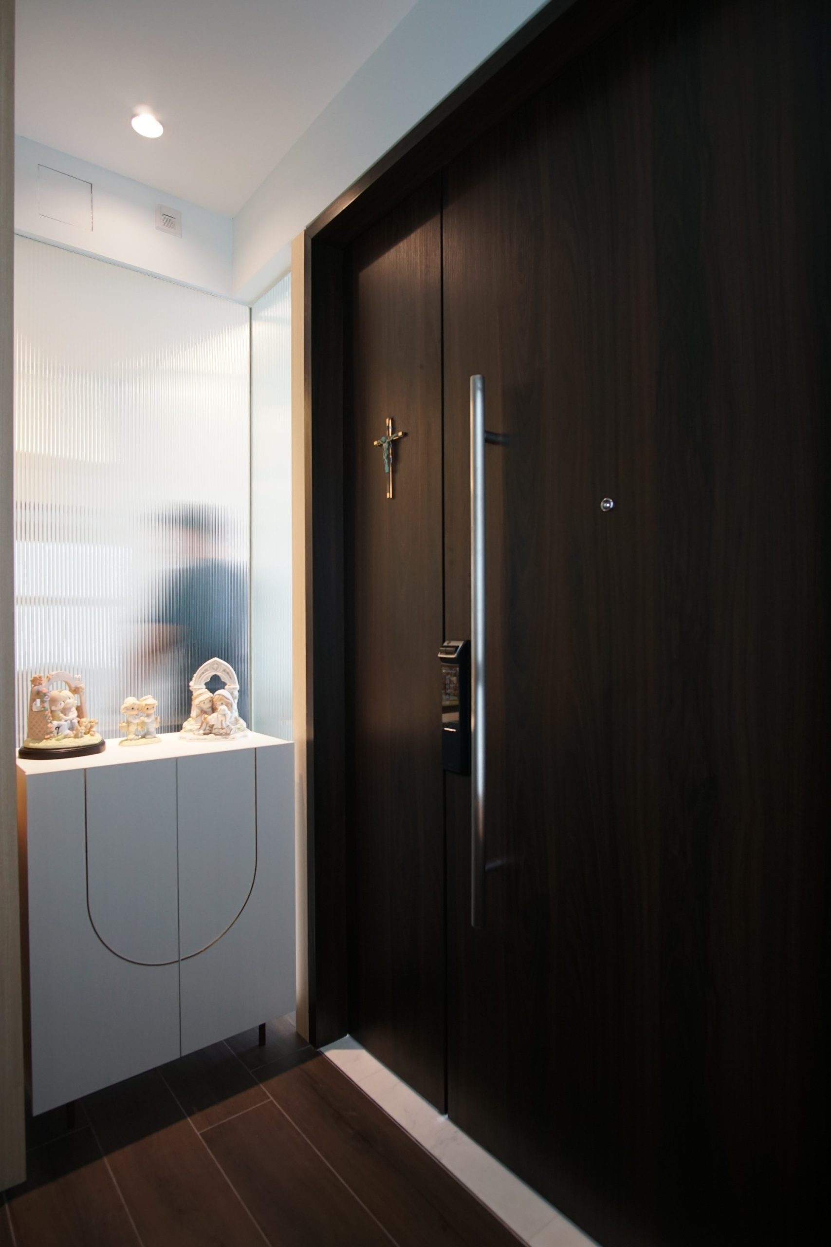 Apartment 12 – 53 Meyer Rd, The Belvedere, Singapore Classic Contemporary