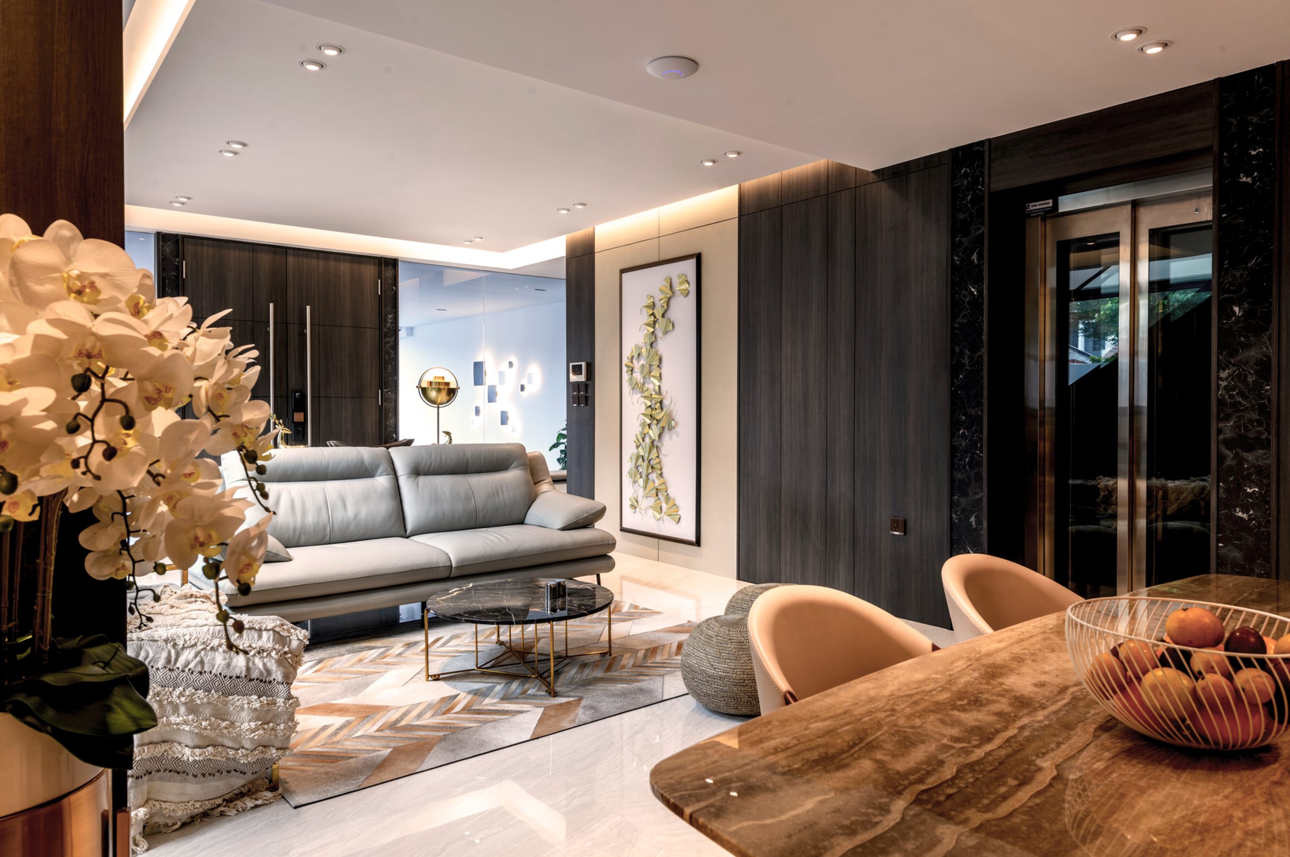 H009, Modern Art & Deco